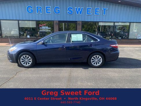 Used 2015 Toyota Camry LE FWD image 1
