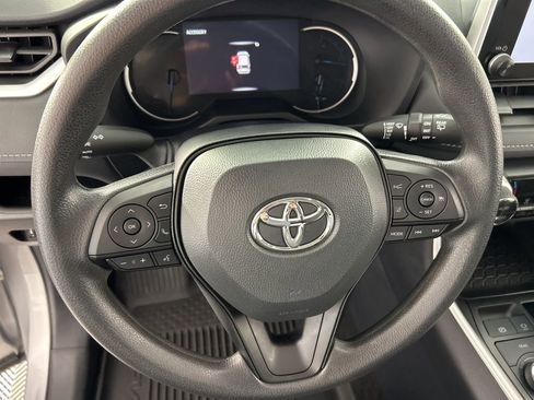 Used 2024 Toyota RAV4 XLE image 18