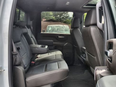 Used 2022 GMC Sierra 2500 Denali w/ Denali Ultimate Package AWD/4WD image 28