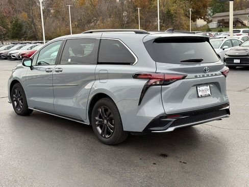 Certified 2024 Toyota Sienna XSE image 7