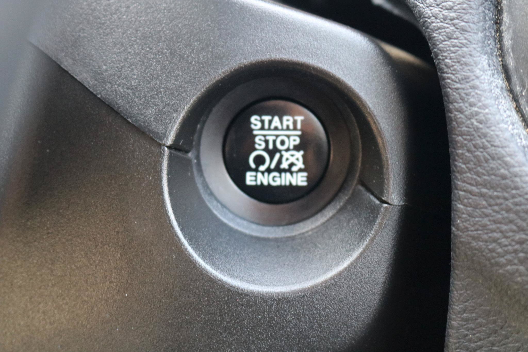 Used 2017 Jeep Compass Trailhawk w/ Leather Interior Group AWD/4WD image 23