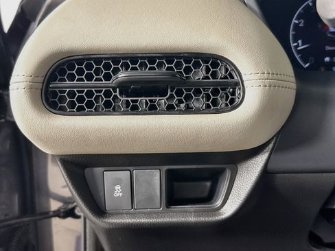 Certified 2026 Honda HR-V LX image 9