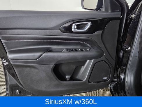 Used 2024 Jeep Compass Limited w/ High Altitude Package AWD/4WD image 12
