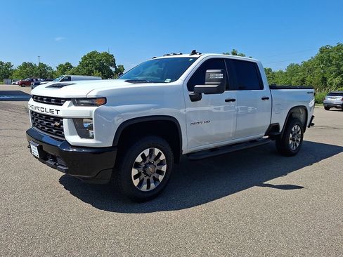 Used 2021 Chevrolet Silverado 2500 Custom w/ Custom Value Package AWD/4WD image 6