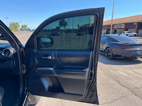 Used 2022 Toyota Tacoma Limited image 19