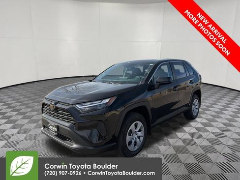 Used 2025 Toyota RAV4 LE AWD/4WD image 7
