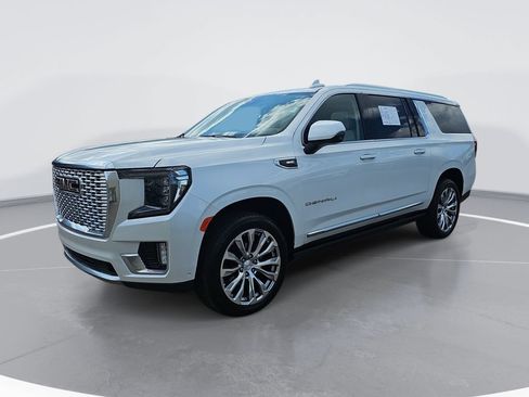 Used 2023 GMC Yukon XL Denali w/ Denali Reserve Package AWD/4WD image 9
