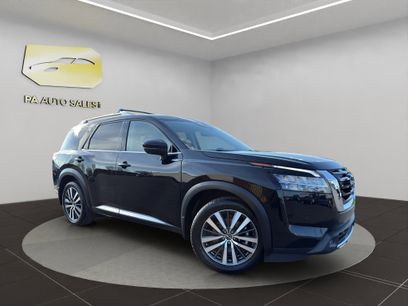 Used 2022 Nissan Pathfinder Platinum w/ Cargo Package