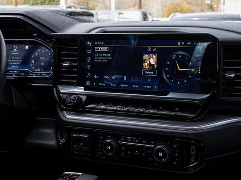 Used 2023 Chevrolet Silverado 1500 High Country w/ Z71 Off-Road Package image 21