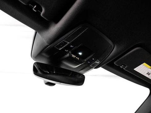 Used 2020 Porsche Taycan 4S image 28