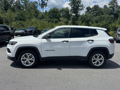 Used 2024 Jeep Compass Sport AWD/4WD image 8