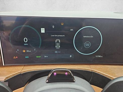 Used 2025 Hyundai Santa Fe Limited FWD image 5