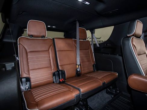 Used 2024 GMC Yukon XL Denali Ultimate w/ LPO, Floor Liner Package AWD/4WD image 17