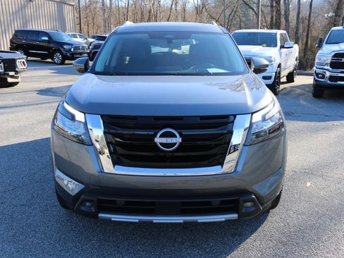 Used 2025 Nissan Pathfinder Platinum w/ Cargo Package image 11