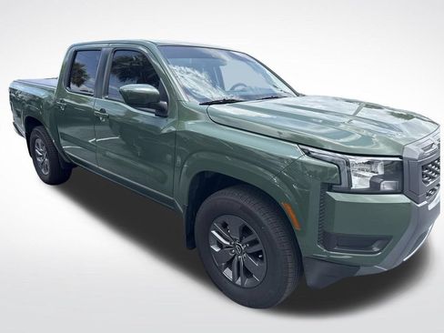 Certified 2025 Nissan Frontier SV RWD image 13
