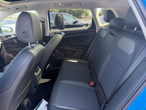 New 2026 Volkswagen Taos SE FWD image 22