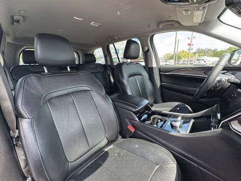 Used 2023 Jeep Grand Cherokee Limited w/ Luxury Tech Group II AWD/4WD image 9