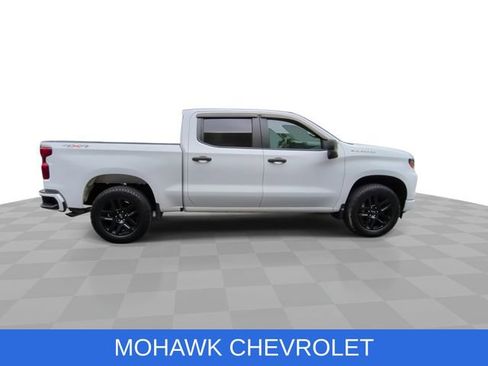Used 2022 Chevrolet Silverado 1500 Custom AWD/4WD image 10