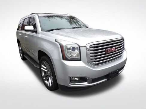 Used 2017 GMC Yukon SLT w/ Premium Edition image 3