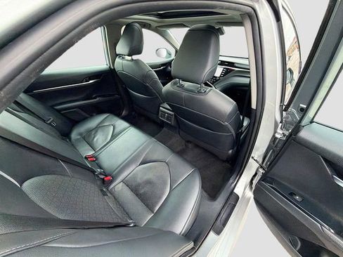 Used 2019 Toyota Camry XSE image 28