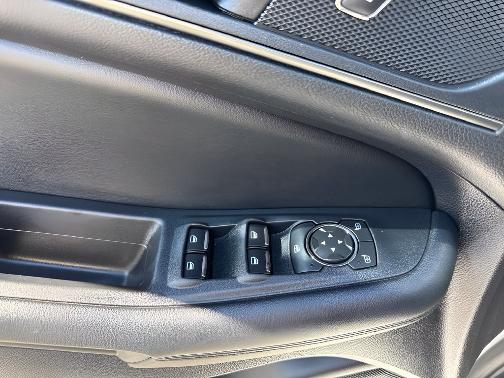 Used 2020 Ford Edge SE FWD image 24