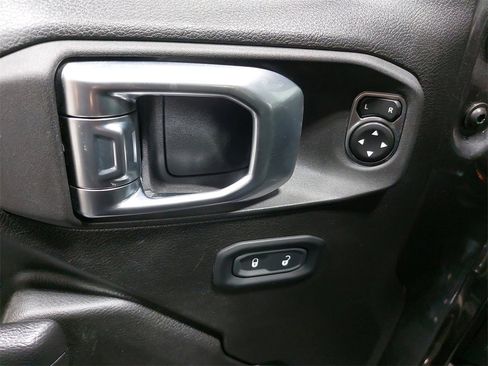 Used 2022 Jeep Gladiator Sport image 27