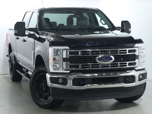 Used 2024 Ford F250 XLT image 2
