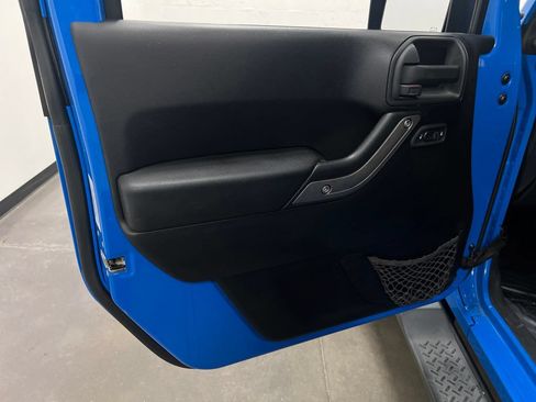 Used 2012 Jeep Wrangler Unlimited Sport AWD/4WD image 12