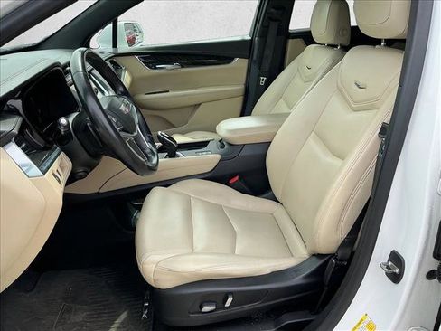 Used 2019 Cadillac XT5 AWD image 12