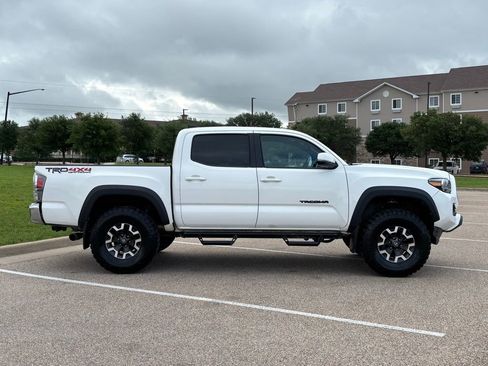Used 2021 Toyota Tacoma TRD Off-Road AWD/4WD image 5
