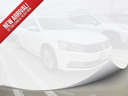 Used 2016 Volkswagen Passat 1.8T SE