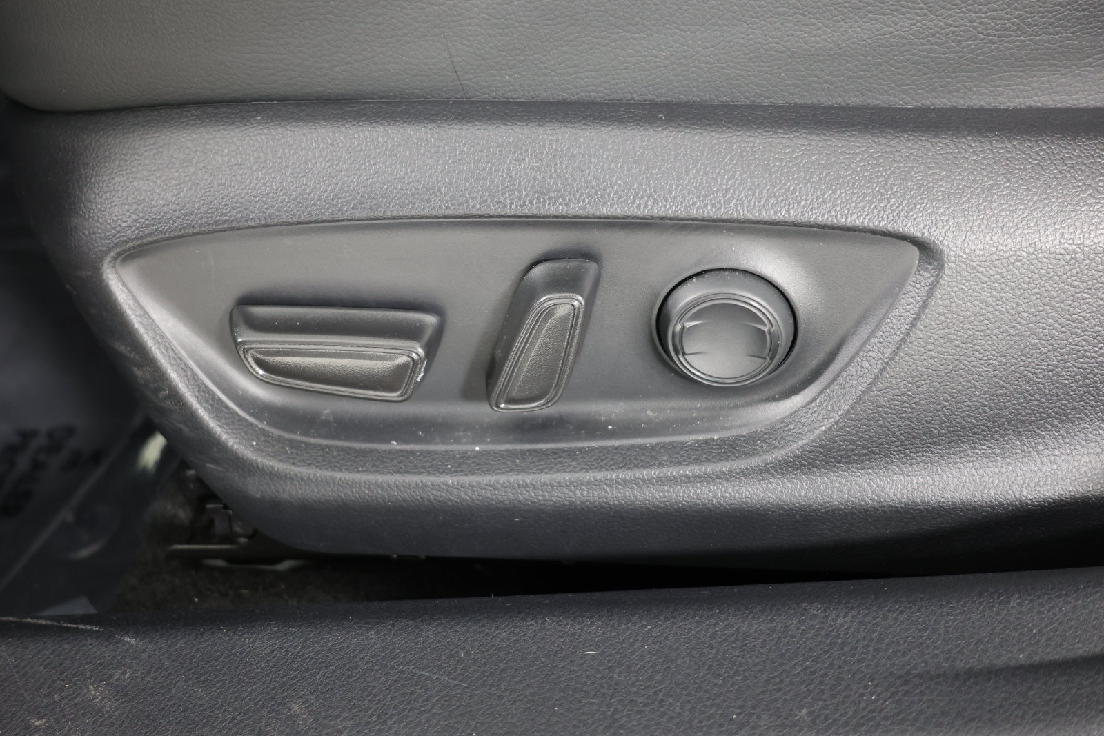 Used 2023 Toyota Camry SE FWD image 16