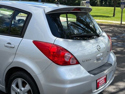 Used 2010 Nissan Versa SL w/ Premium Pkg image 11