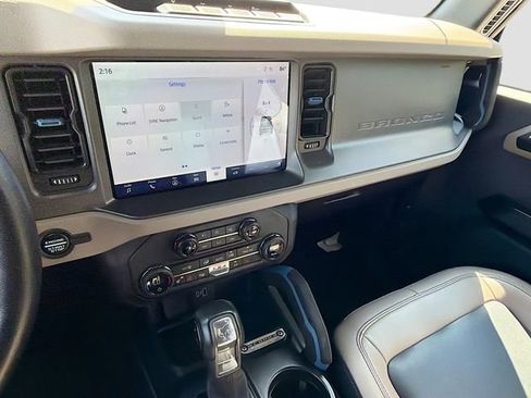 Used 2024 Ford Bronco Wildtrak image 25