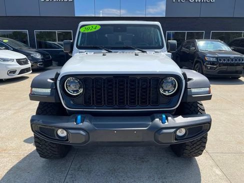 Used 2024 Jeep Wrangler Unlimited AWD/4WD image 2