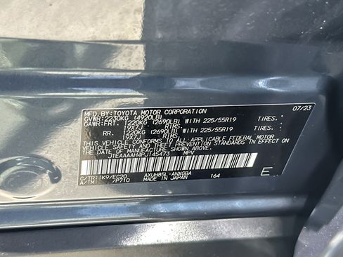Used 2023 Toyota Venza XLE AWD/4WD image 27