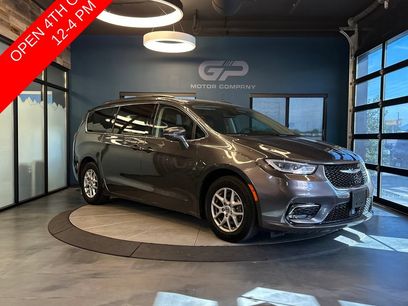 Used 2022 Chrysler Pacifica Touring-L