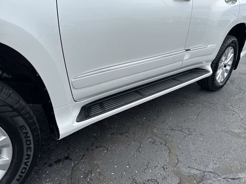 Used 2017 Lexus GX 460 Premium w/ Premium Package AWD/4WD image 10