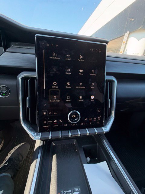 Used 2025 GMC Acadia Elevation w/ Elevation Premium Package FWD image 23