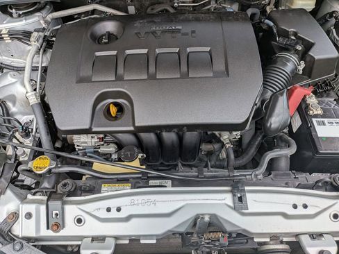 Used 2017 Toyota Corolla LE image 13