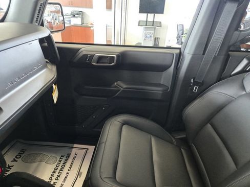 New 2025 Ford Bronco Badlands w/ Sasquatch Package image 9