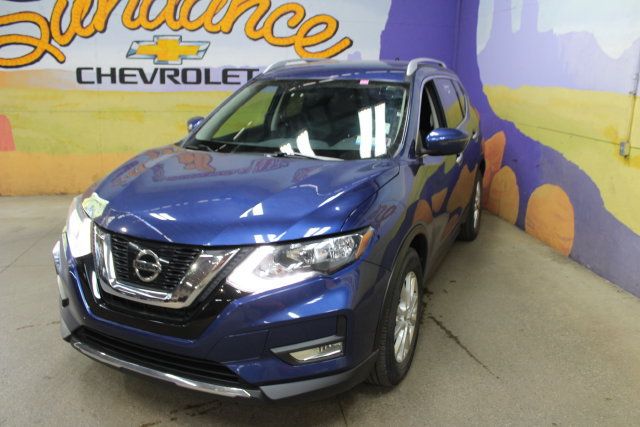 Used 2017 Nissan Rogue SV FWD image 4