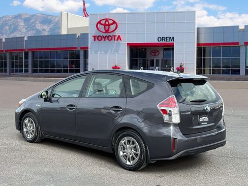 Used 2016 Toyota Prius V Four FWD image 5
