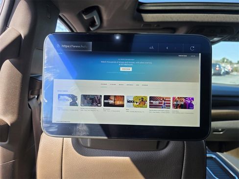 Used 2024 GMC Yukon Denali w/ Denali Reserve Package image 31