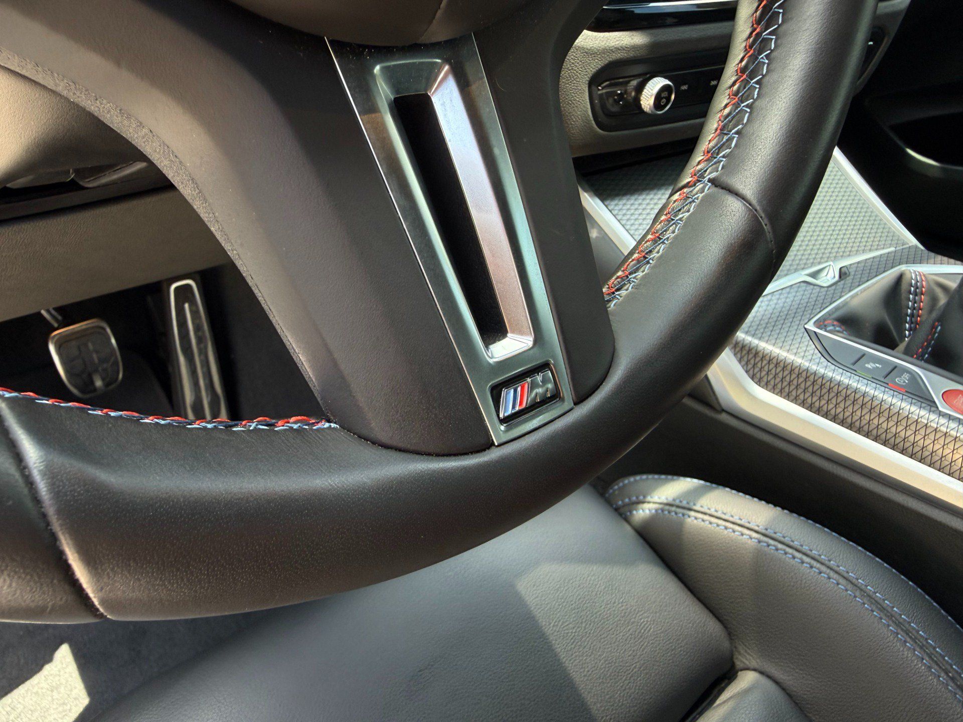 Used 2023 BMW M2 w/ Lighting Package RWD image 10