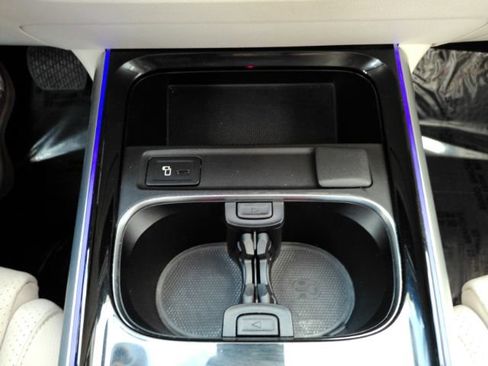 Used 2022 Mercedes-Benz EQB 300 4MATIC image 46