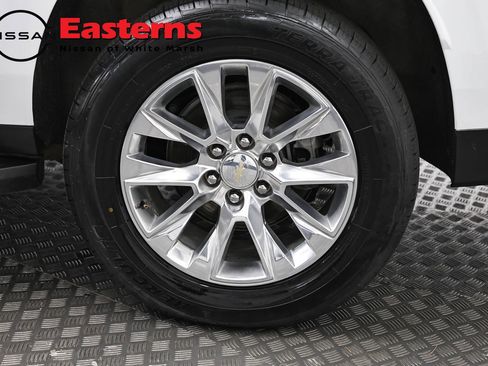 Used 2023 Chevrolet Suburban Premier RWD image 36