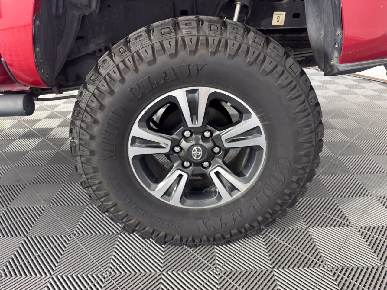 Used 2019 Toyota Tacoma SR w/ SR Convenience Package AWD/4WD image 13