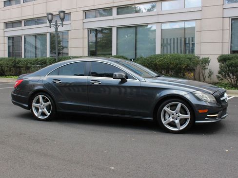 Used 2013 Mercedes-Benz CLS 550 w/ Premium I Pkg image 2