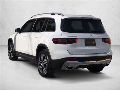 New 2026 Mercedes-Benz GLB 250 image 9